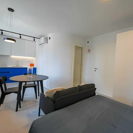 Smart And Cozy Downtown Nooks 3*