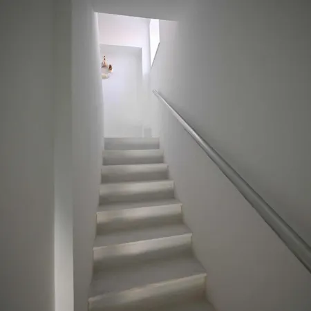 Smart And Cozy Downtown Nooks 3*