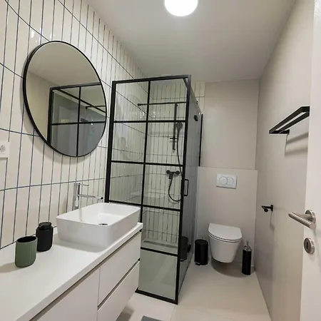 Smart And Cozy Downtown Nooks ゲストハウス ロヴィニ