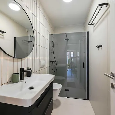Smart And Cozy Downtown Nooks 3*