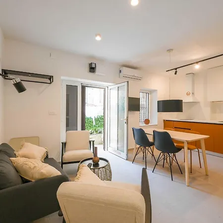 ゲストハウス Smart And Cozy Downtown Nooks 3*